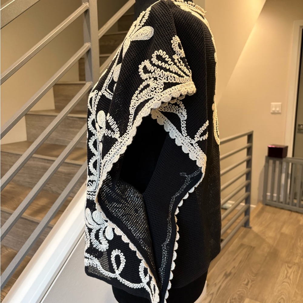 Zara Black and Cream Embroidered Blouse - Picture 6 of 11